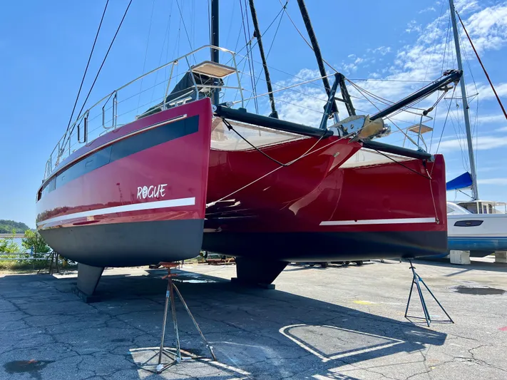 Rogue Yacht Photos Pics 
