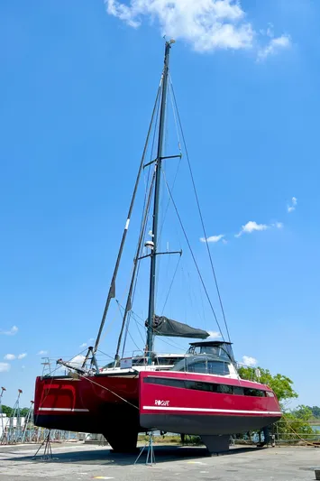 Rogue Yacht Photos Pics 