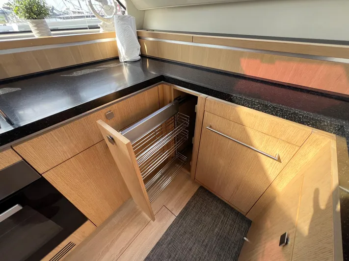 Rogue Yacht Photos Pics 