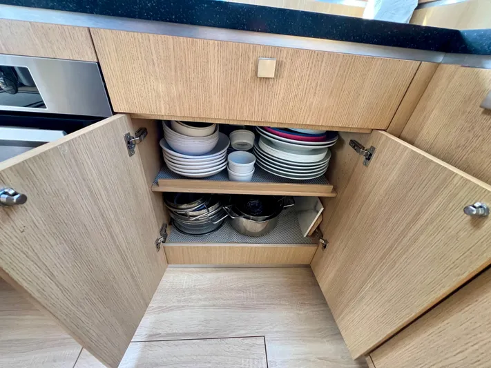 Rogue Yacht Photos Pics 