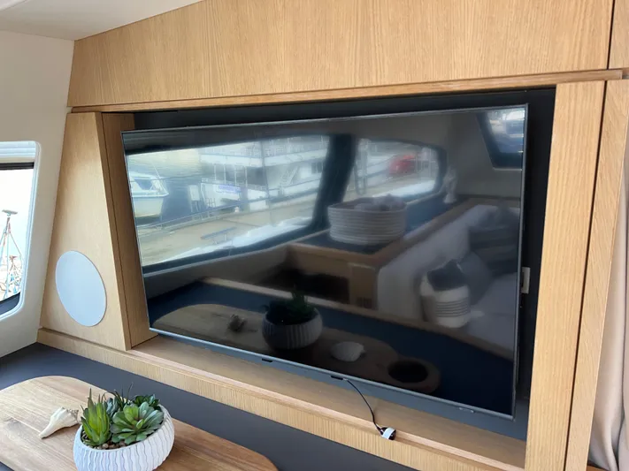 Rogue Yacht Photos Pics 