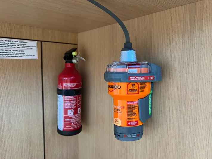 Rogue Yacht Photos Pics 