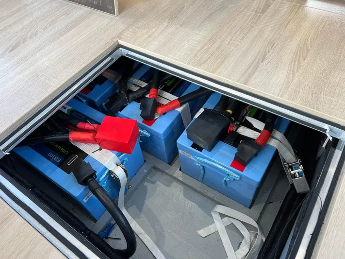 Rogue Yacht Photos Pics 