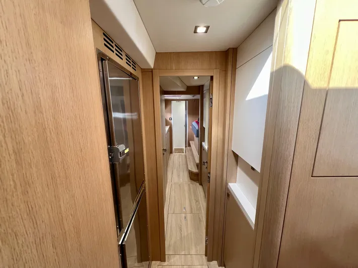 Rogue Yacht Photos Pics 