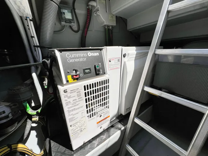 Rogue Yacht Photos Pics 