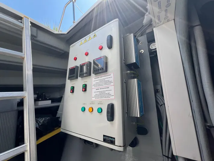 Rogue Yacht Photos Pics 