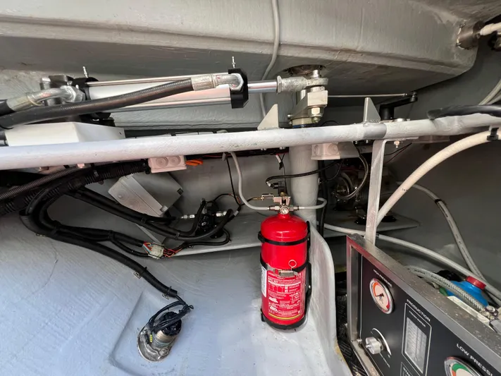 Rogue Yacht Photos Pics 