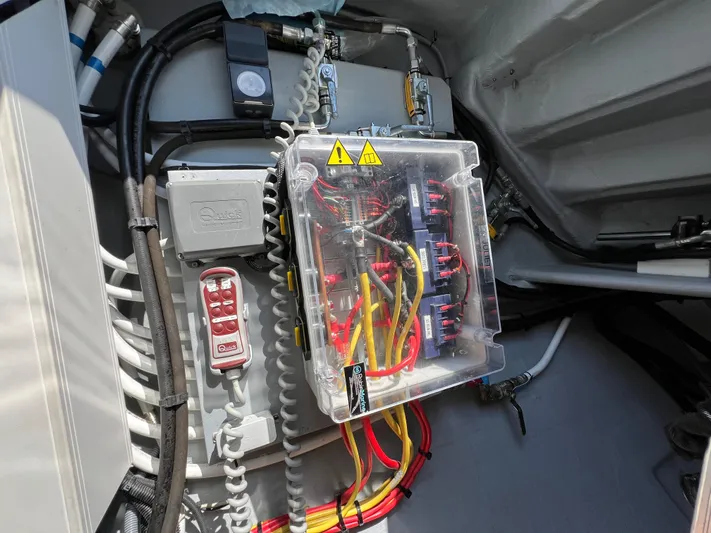 Rogue Yacht Photos Pics 