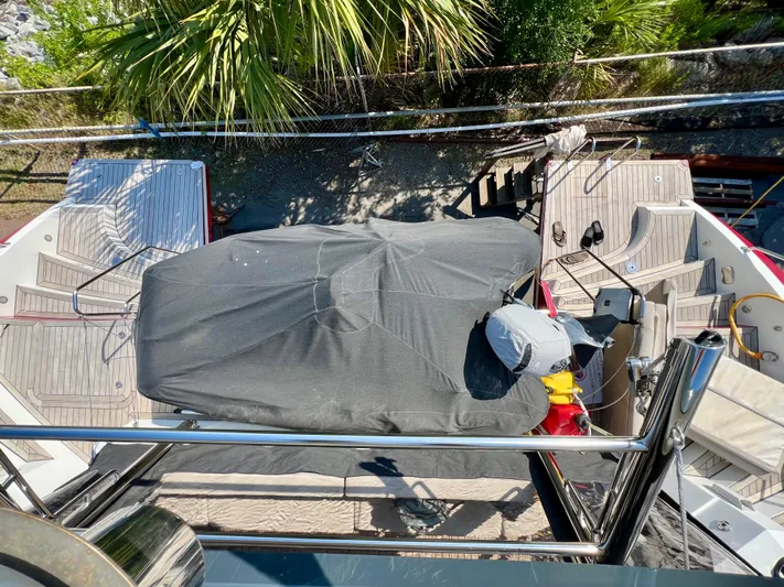 Rogue Yacht Photos Pics 