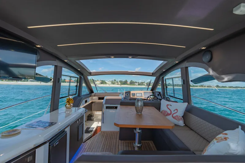  Yacht Photos Pics Interior of 2022 Galeon 425 HTS yacht with modern design and ocean view.