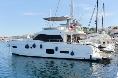 Azimut Magellano 53