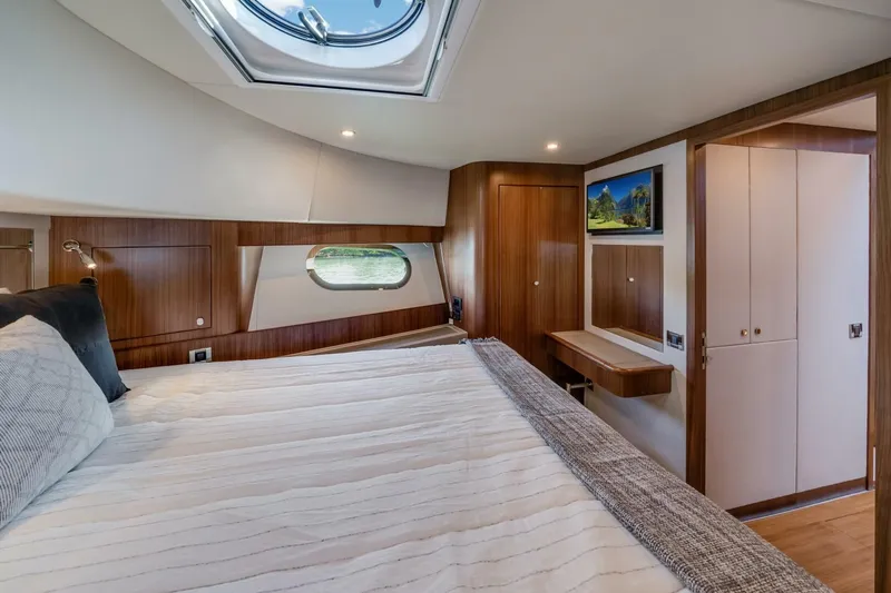  Yacht Photos Pics 2025 Belize 54 Daybridge - Image 30