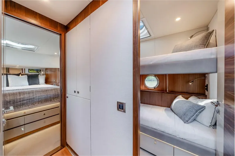  Yacht Photos Pics 2025 Belize 54 Daybridge - Image 34