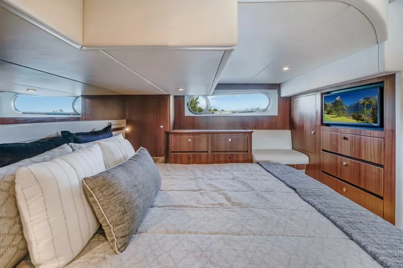  Yacht Photos Pics 2025 Belize 54 Daybridge - Image 24