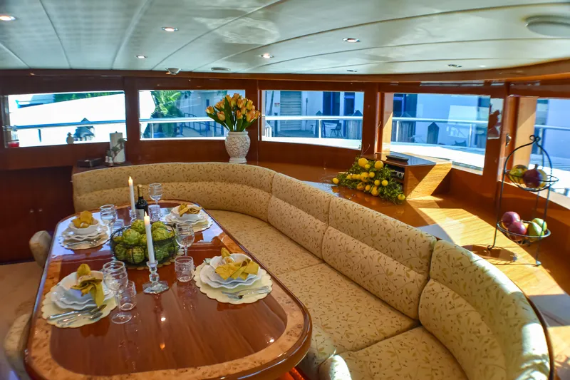 Magic Moments Yacht Photos Pics MAIN DINING TABLE