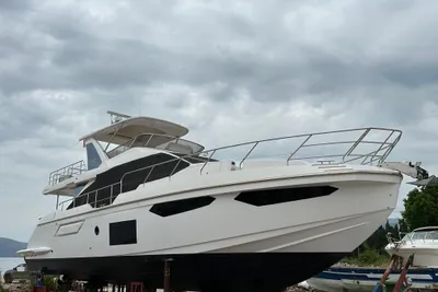 Azimut 60 fly
