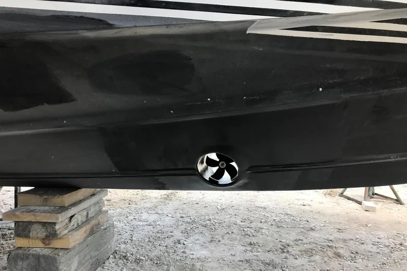 Flying Norseman II Yacht Photos Pics 2007 Fountain 38 Sportfish Cruiser OB hull with propeller detail.