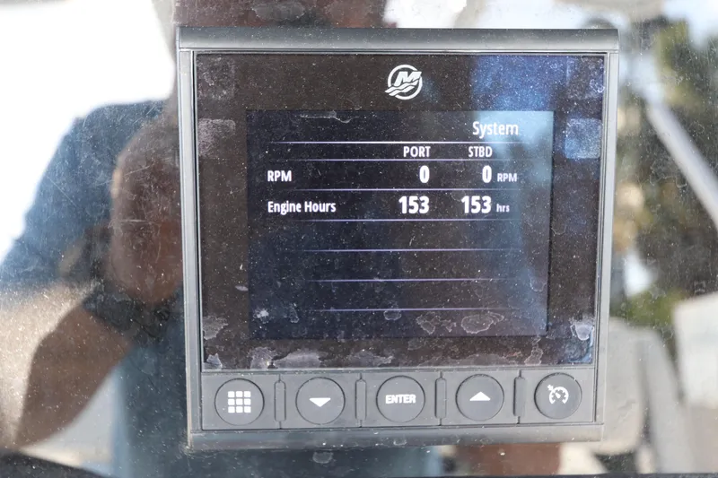  Yacht Photos Pics Display panel of 2023 Blackfin 272 CC showing 153 engine hours.