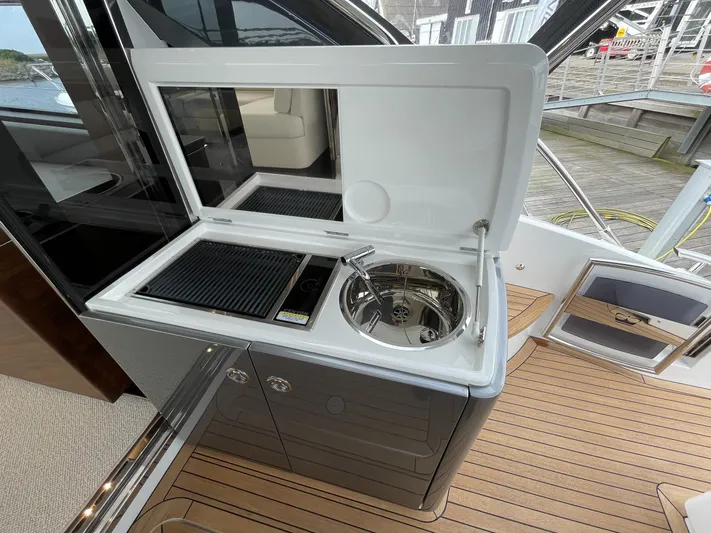 V50775 Yacht Photos Pics 