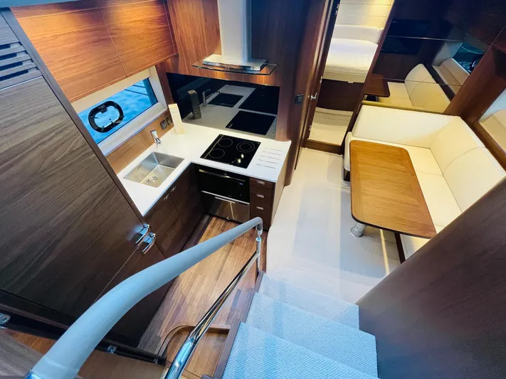 V50775 Yacht Photos Pics 