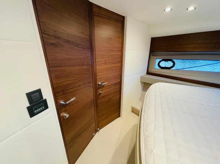 V50775 Yacht Photos Pics 