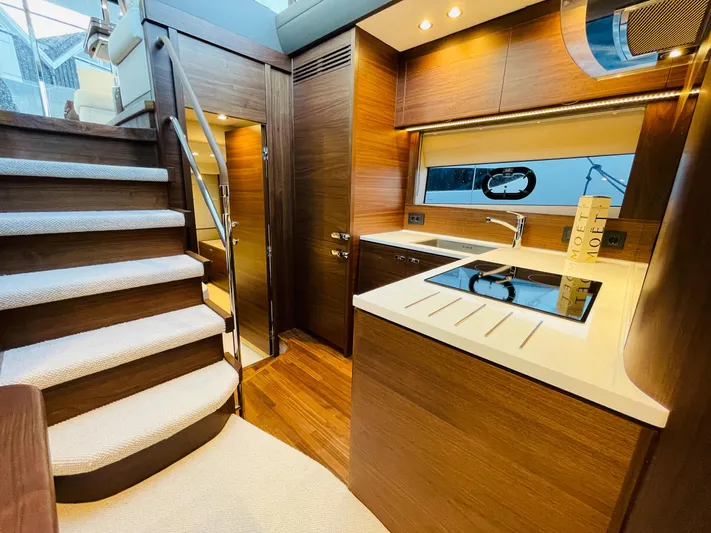 V50775 Yacht Photos Pics 