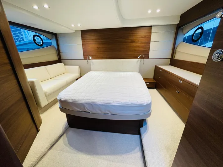 V50775 Yacht Photos Pics 