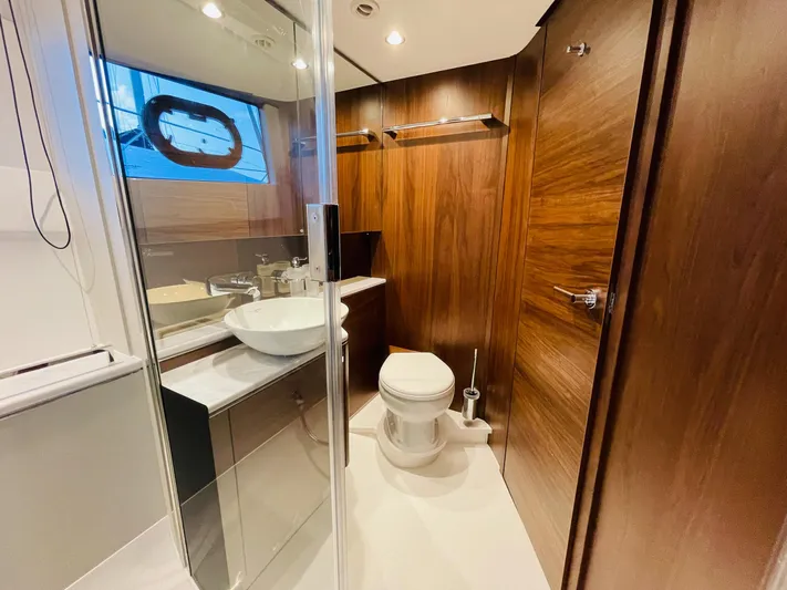 V50775 Yacht Photos Pics 