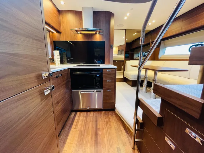 V50775 Yacht Photos Pics 