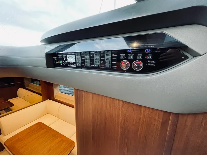 V50775 Yacht Photos Pics 