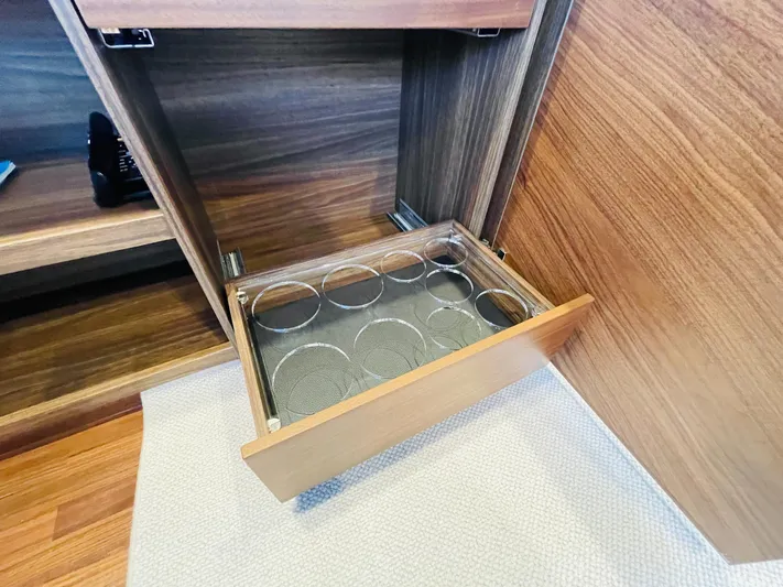 V50775 Yacht Photos Pics 