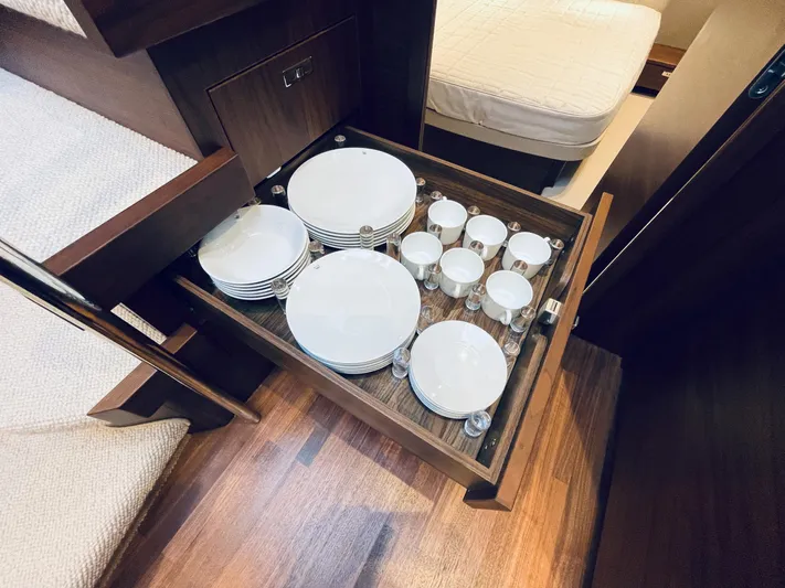 V50775 Yacht Photos Pics 