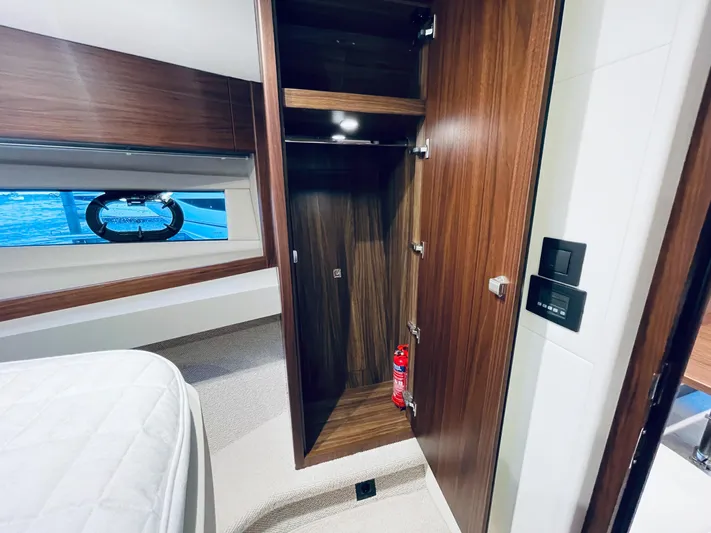 V50775 Yacht Photos Pics 