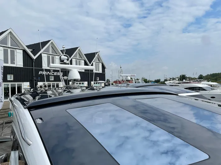 V50775 Yacht Photos Pics 