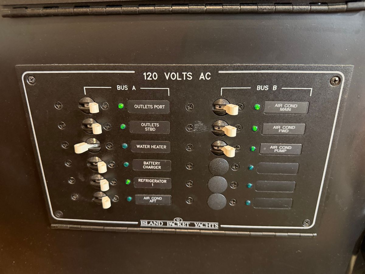 2005 Island Packet 45 