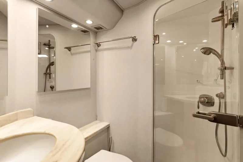 Lysea Lu Yacht Photos Pics Master head