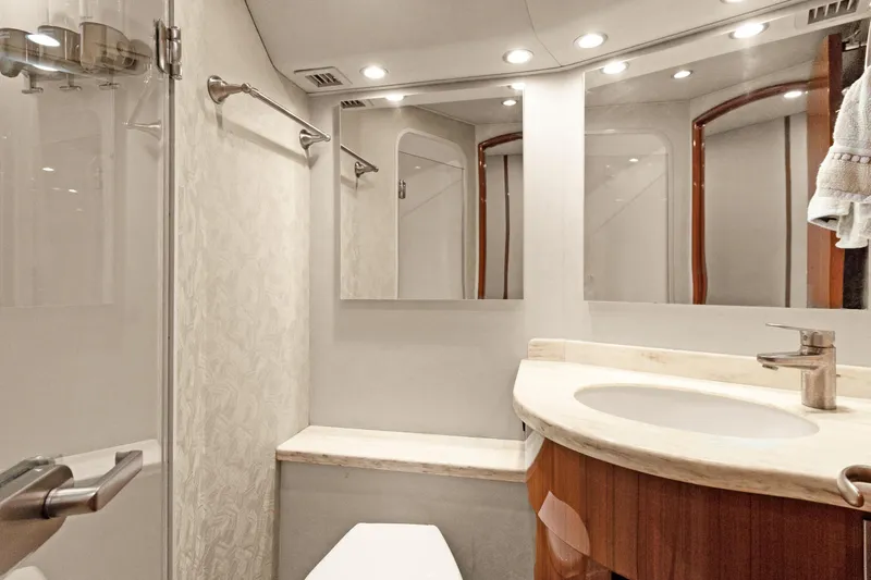 Lysea Lu Yacht Photos Pics Day/bunk room head