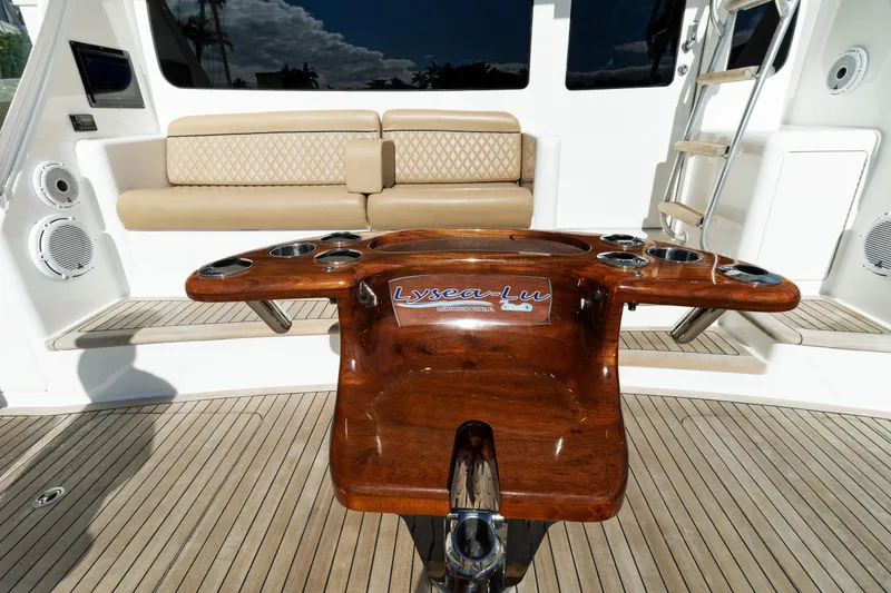 Lysea Lu Yacht Photos Pics Battle saddle