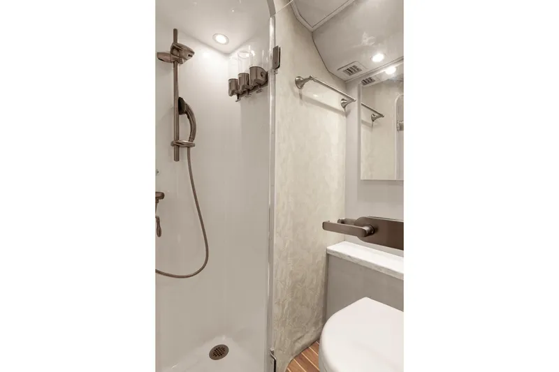 Lysea Lu Yacht Photos Pics Day/bunk room head