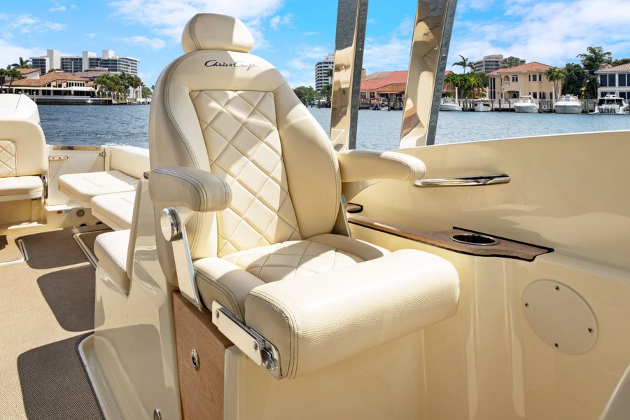 2019 Chris-Craft Calypso 30