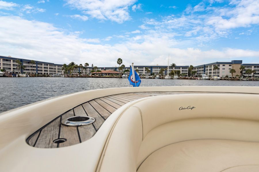 2019 Chris-Craft Calypso 30