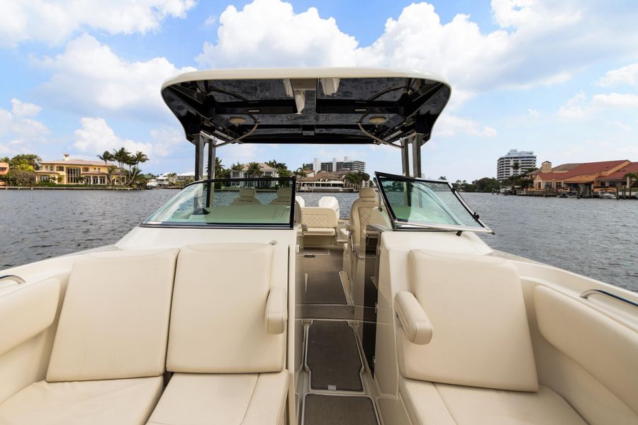 2019 Chris-Craft Calypso 30