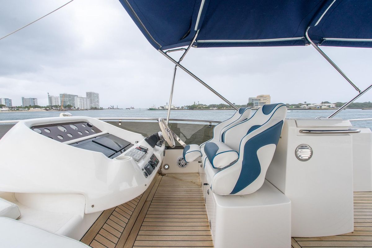 2008 Sunseeker 70 