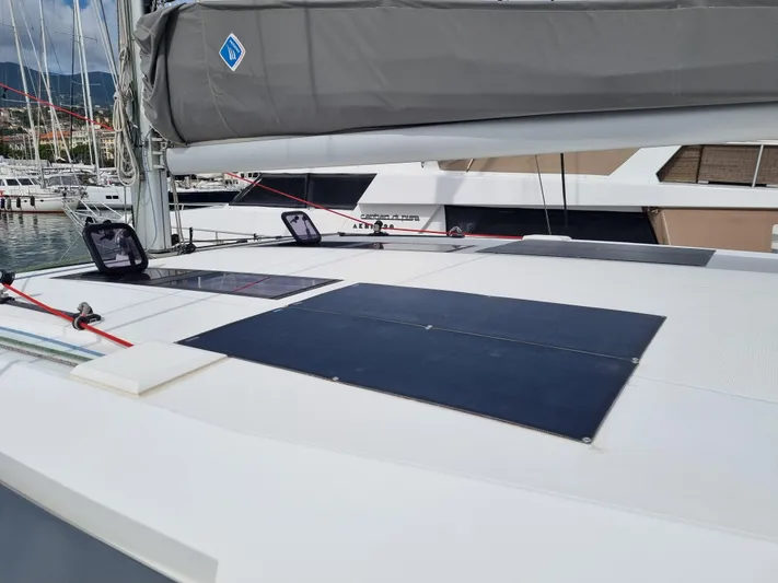  Yacht Photos Pics Nautitech Open 46 - 2020 - Extérieur - Roof - Panneau solaire