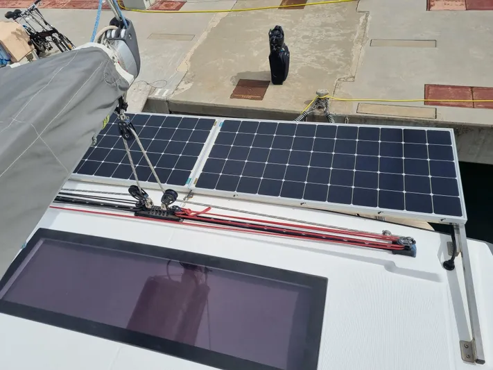  Yacht Photos Pics Nautitech Open 46 - 2020 - Extérieur - Roof - Panneaux solaires