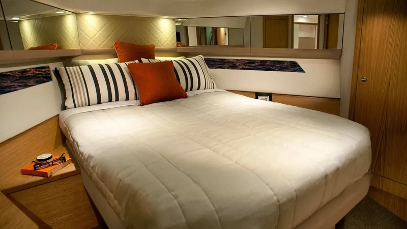  Yacht Photos Pics 2026 Riviera 445 Suv - Image 5