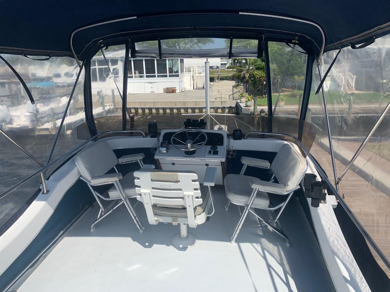 mainship 34 motor yacht review