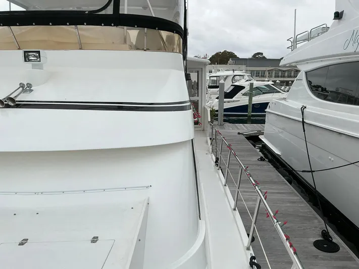 Jamis Lee Yacht Photos Pics 