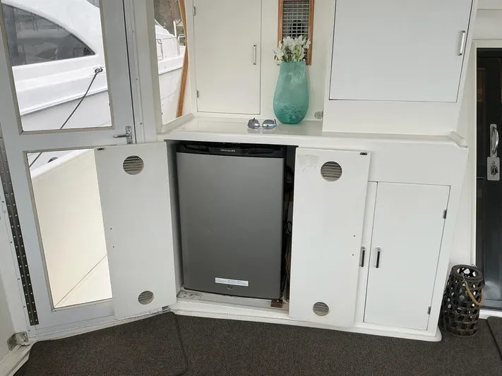 Jamis Lee Yacht Photos Pics 