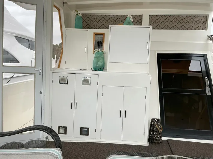 Jamis Lee Yacht Photos Pics 